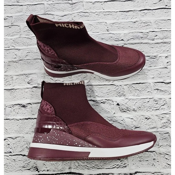Michael Kors Bootie Swift Stretch Knit Crocodile Embossed Leather WOMENS SZ 9 - Picture 1 of 9